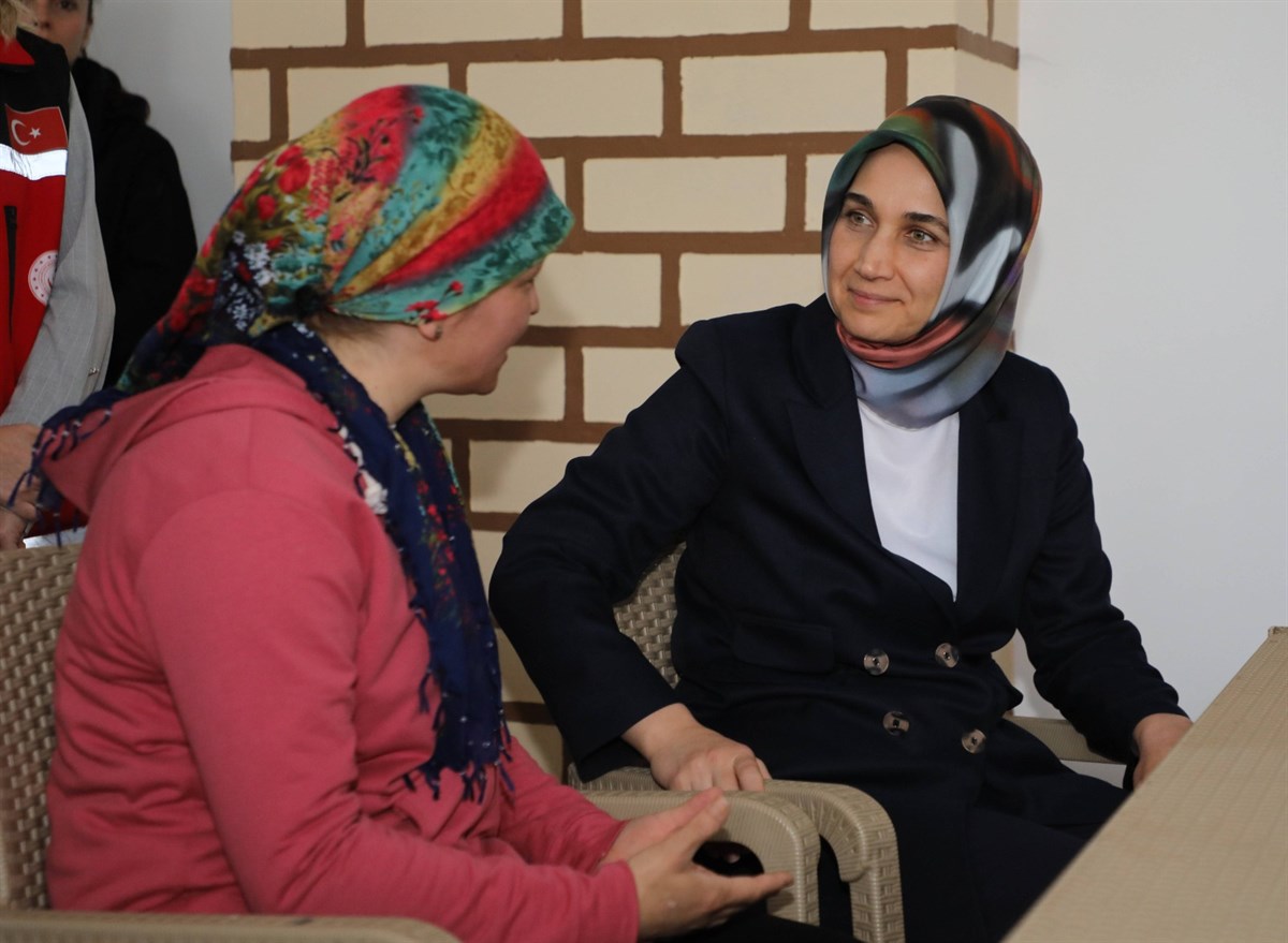 Vali Yiğitbaşı Sandıklı'da Temaslarda Bulundu