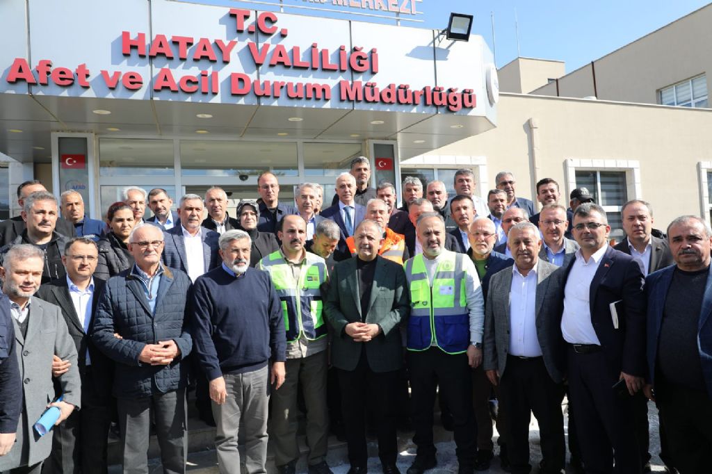 ZEYBEK BAŞKAN AFET BÖLGESİ İSKENDERUN´DA