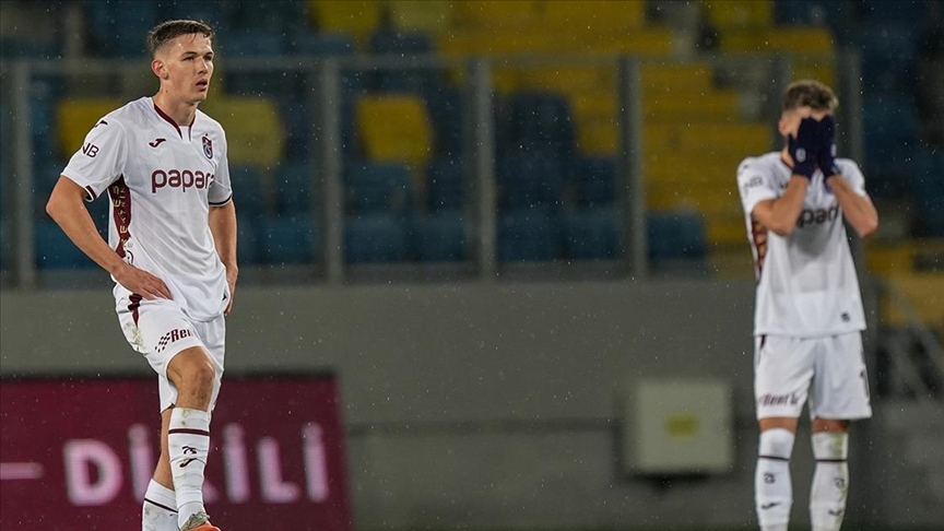 Trabzonspor "yenilmezlik serilerini" yeni yıla taşıyamadı