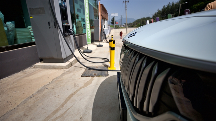 Türkiye'de trafiğe kayıtlı elektrikli otomobil sayısı 350 bine yaklaştı