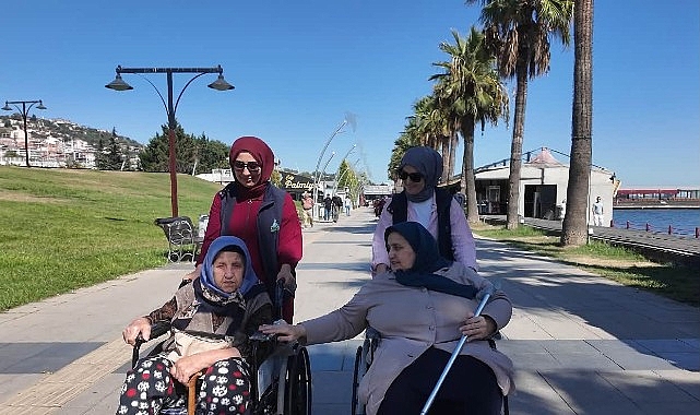 Alo Evlat'tan Büyüklere Keyifli Bir Gün