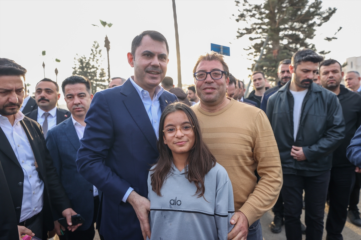 Bakan Kurum, Hatay'da, 455 bininci afet konutu teslimi öncesi incelemelerde bulundu