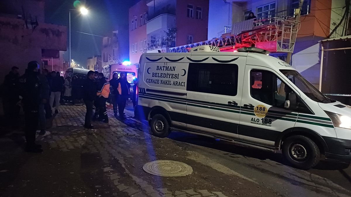 Batman'da tek katlı evde çıkan yangında 1 kişi öldü, 1 kişi yaralandı