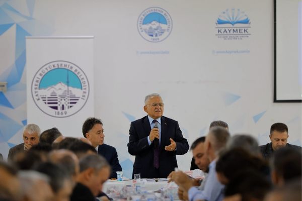 Büyükkılıç Develi’de muhtarlarla bir araya geldi