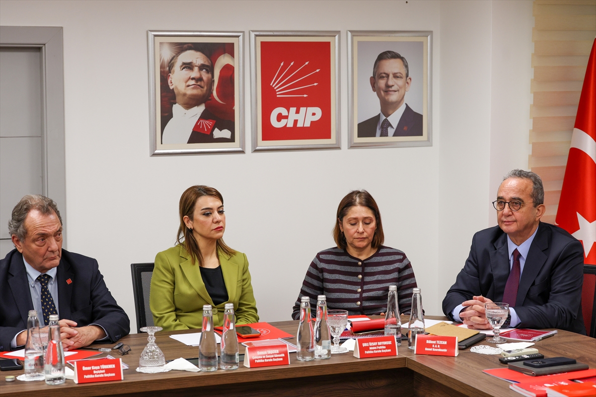 CHP Genel Başkanı Özel, basın toplantısı düzenledi: CHP Genel Başkanı Özel, basın toplantısı düzenledi: