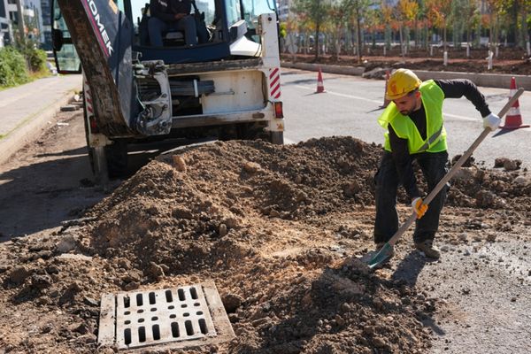 DİSKİ, Diyarbakır’da 5 bin 500 metrelik güzergahın yağmur suyu altyapısını yeniliyor