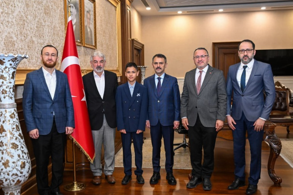 Hafızlık Türkiye birincisi Abdullah Türkben, Vali İlhami Aktaş’ı ziyaret etti