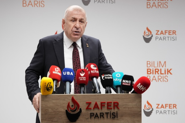 Özdağ: Türkiye Orta Doğu’daki çatışmalara taraf olmak yerine barışı desteklemeli
