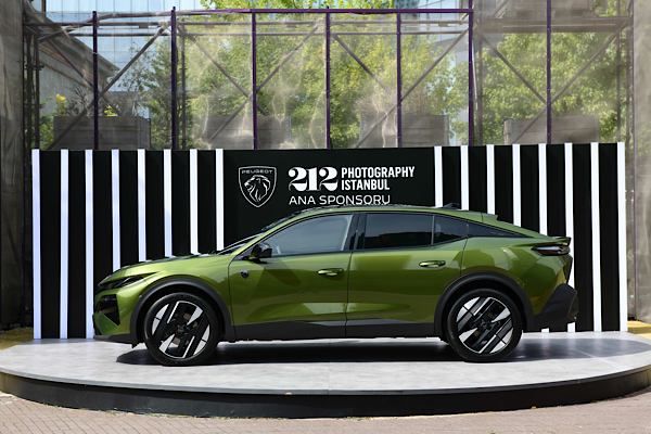  PEUGEOT, 212 Photography Istanbul kapsamında farklı projelerle sanatseverlerle buluşuyor