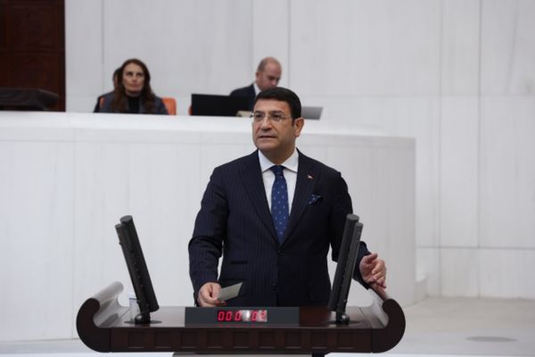 Şahin: İtiraz edenleri susturan bu yönetim, tehlike çanlarının sesini bizzat kesmiştir