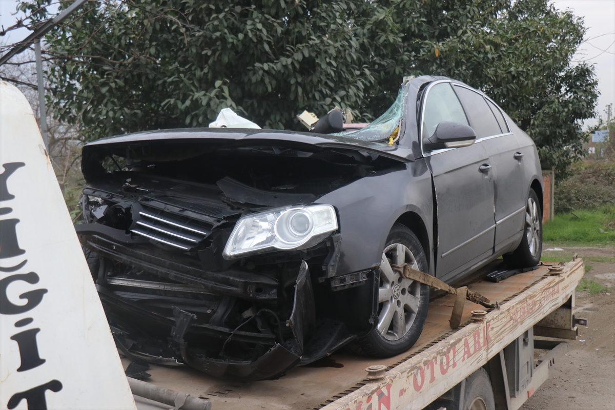 Sakarya'da otomobille tırın karıştığı kazada 1 kişi öldü, 1 kişi yaralandı