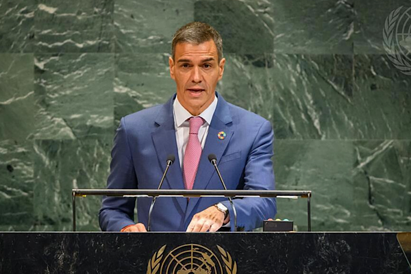 Sanchez, Extremadura ve Asturias'ın özel günlerini kutladı