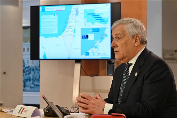 Tajani: Q8 de akaryakıt fiyatlarına tavan uygulamasına katıldı