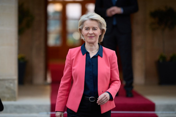 Von der Leyen, Kazakistan Cumhurbaşkanı Tokayev'i Brüksel'de ağırladı