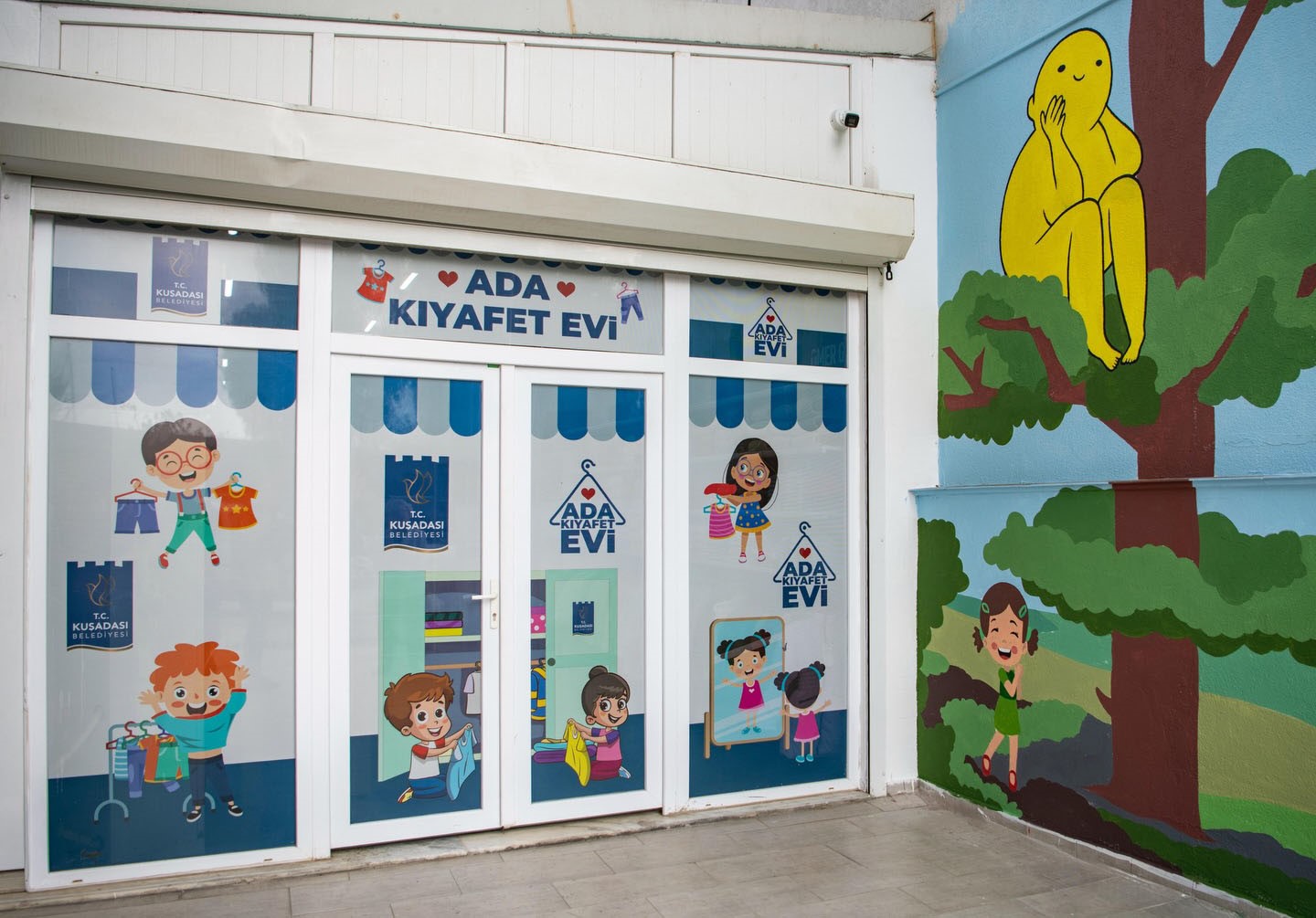 Ada Kıyafet Evi 272 çocuğun yüzünü güldürdü
