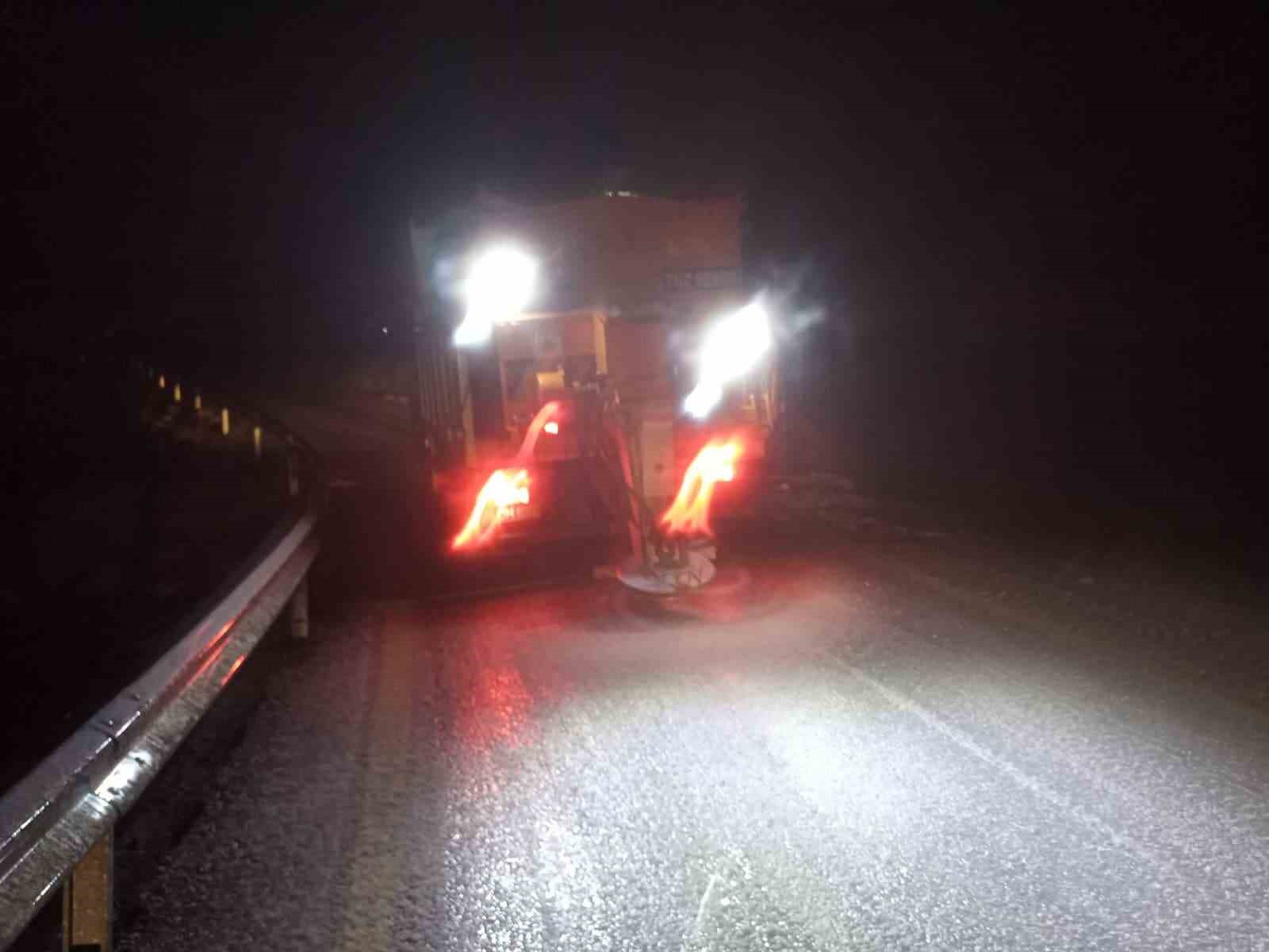 Aydın Büyükşehir Belediyesi ekiplerinden kar mesaisi
