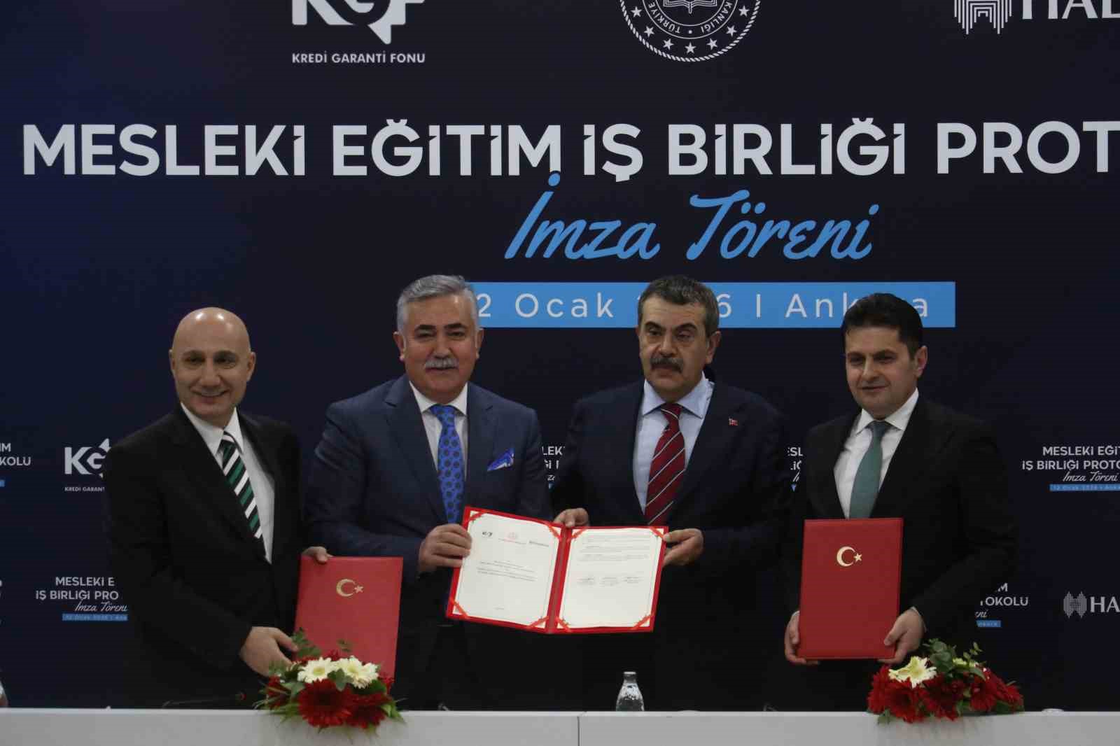 Bakan Tekin: "2024 yılı yaz ayında Mesleki ve Teknik Eğitim Politika belgesi yayınladık ve bu anlamdaki iş birliklerimizi bir adım daha öteye taşıdık"

