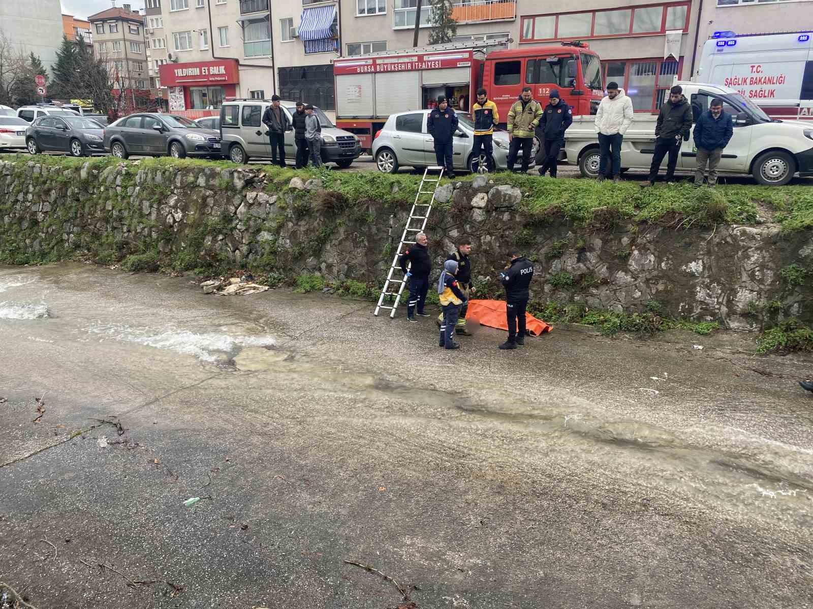 Bursa’da dereye düşen şahıs hayatını kaybetti
