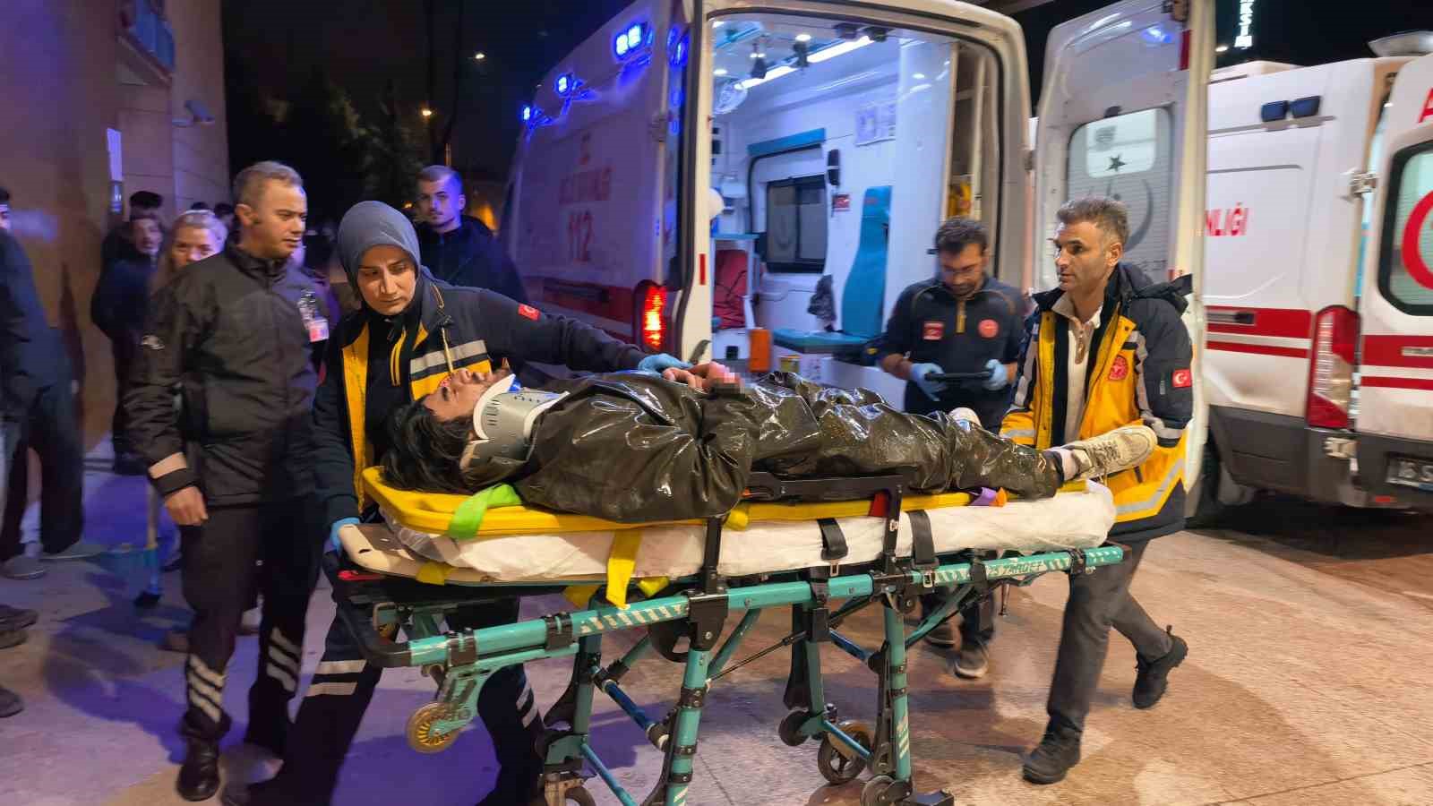 Bursa’da motosiklet yayalara çarptı: 1’i ağır 2 yaralı
Bursa’da motosiklet yayalara çarptı: 1’i ağır 2 yaralı