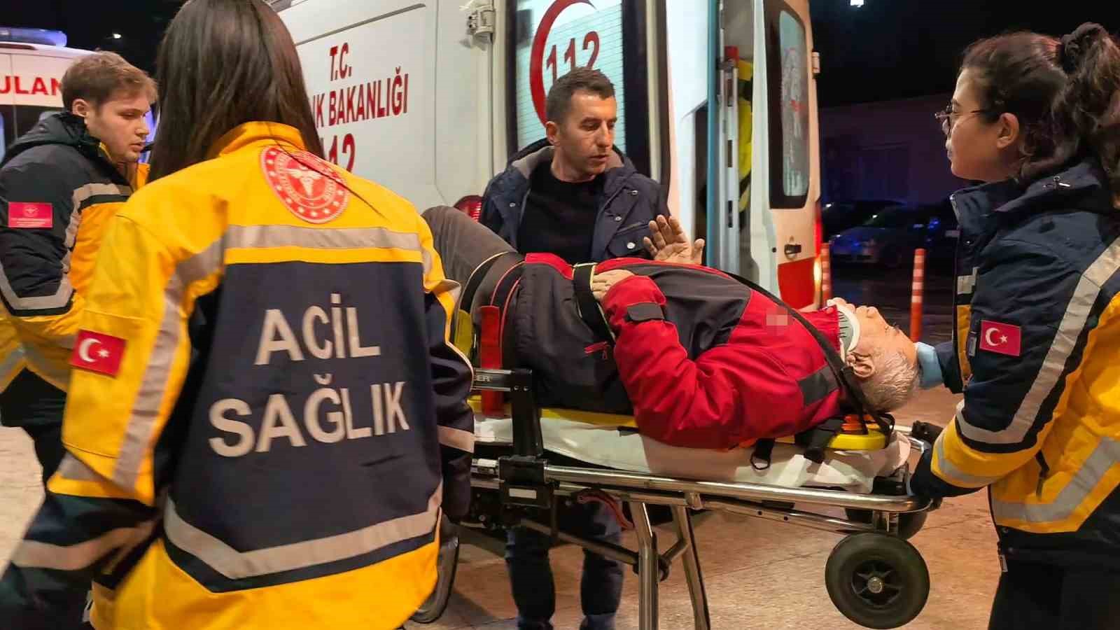 Bursa’da motosiklet yayalara çarptı: 1’i ağır 2 yaralı
Bursa’da motosiklet yayalara çarptı: 1’i ağır 2 yaralı