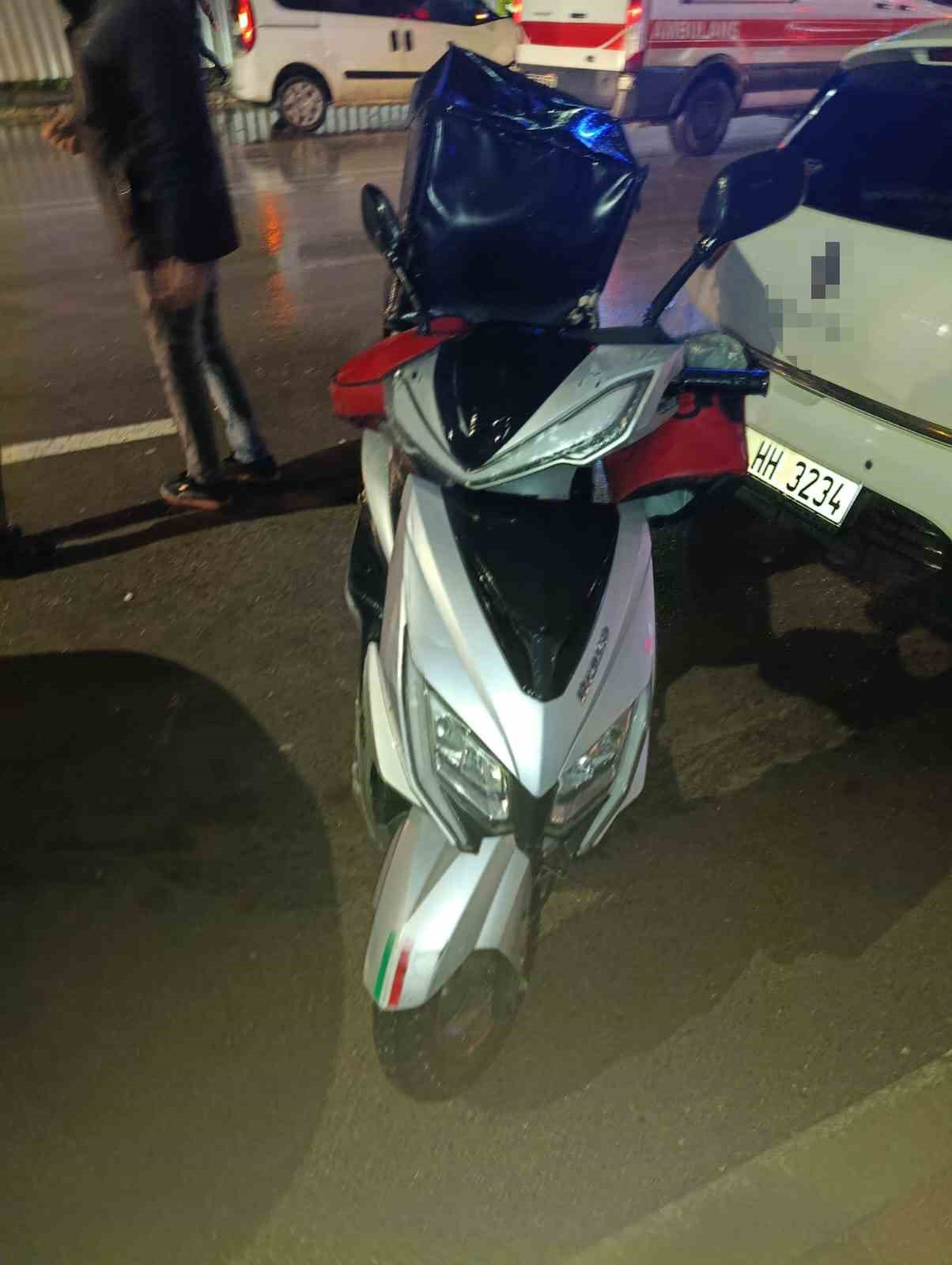 Bursa’da motosiklet yayalara çarptı: 1’i ağır 2 yaralı
Bursa’da motosiklet yayalara çarptı: 1’i ağır 2 yaralı