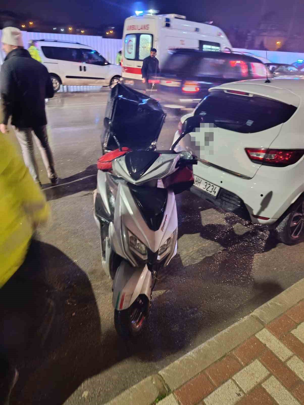 Bursa’da motosiklet yayalara çarptı: 1’i ağır 2 yaralı
Bursa’da motosiklet yayalara çarptı: 1’i ağır 2 yaralı