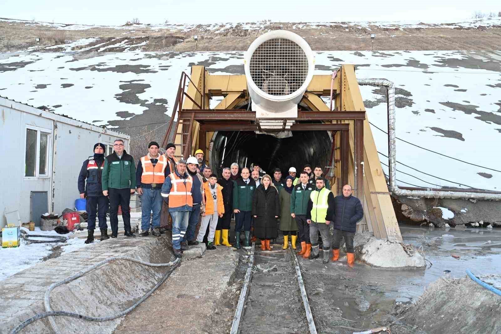 Deprem yaraları sarılırken su altyapısı güçleniyor
