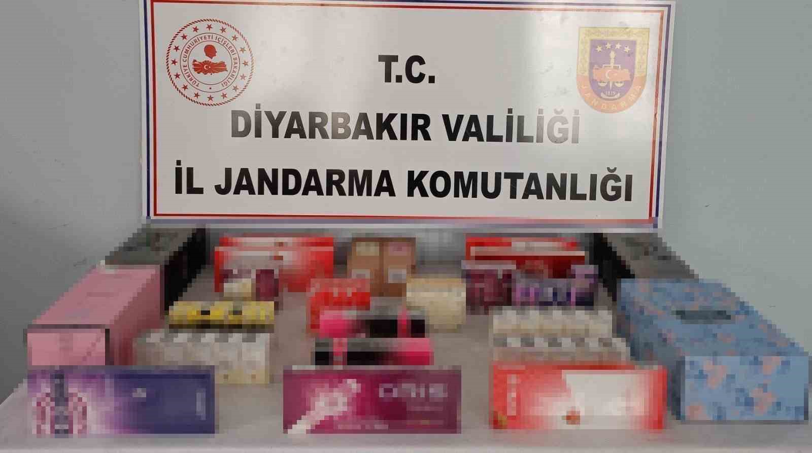 Diyarbakır’da kaçakçılık operasyonlarında 56 gözaltı
Diyarbakır’da kaçakçılık operasyonlarında 56 gözaltı
