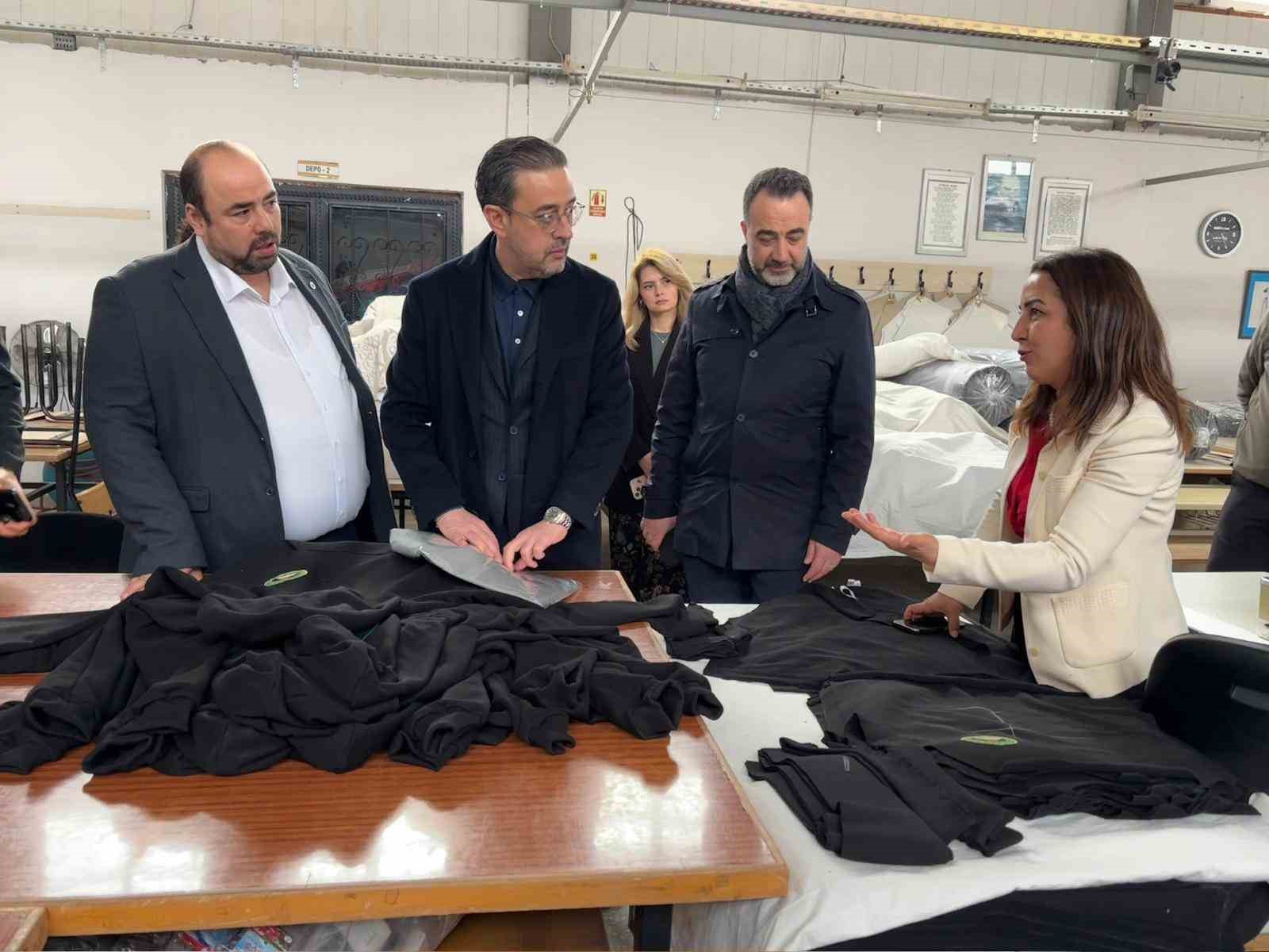DSO Başkan Kasapoğlu mesleki eğitim iş birliği projesinde velilerle buluştu
DSO Başkan Kasapoğlu mesleki eğitim iş birliği projesinde velilerle buluştu