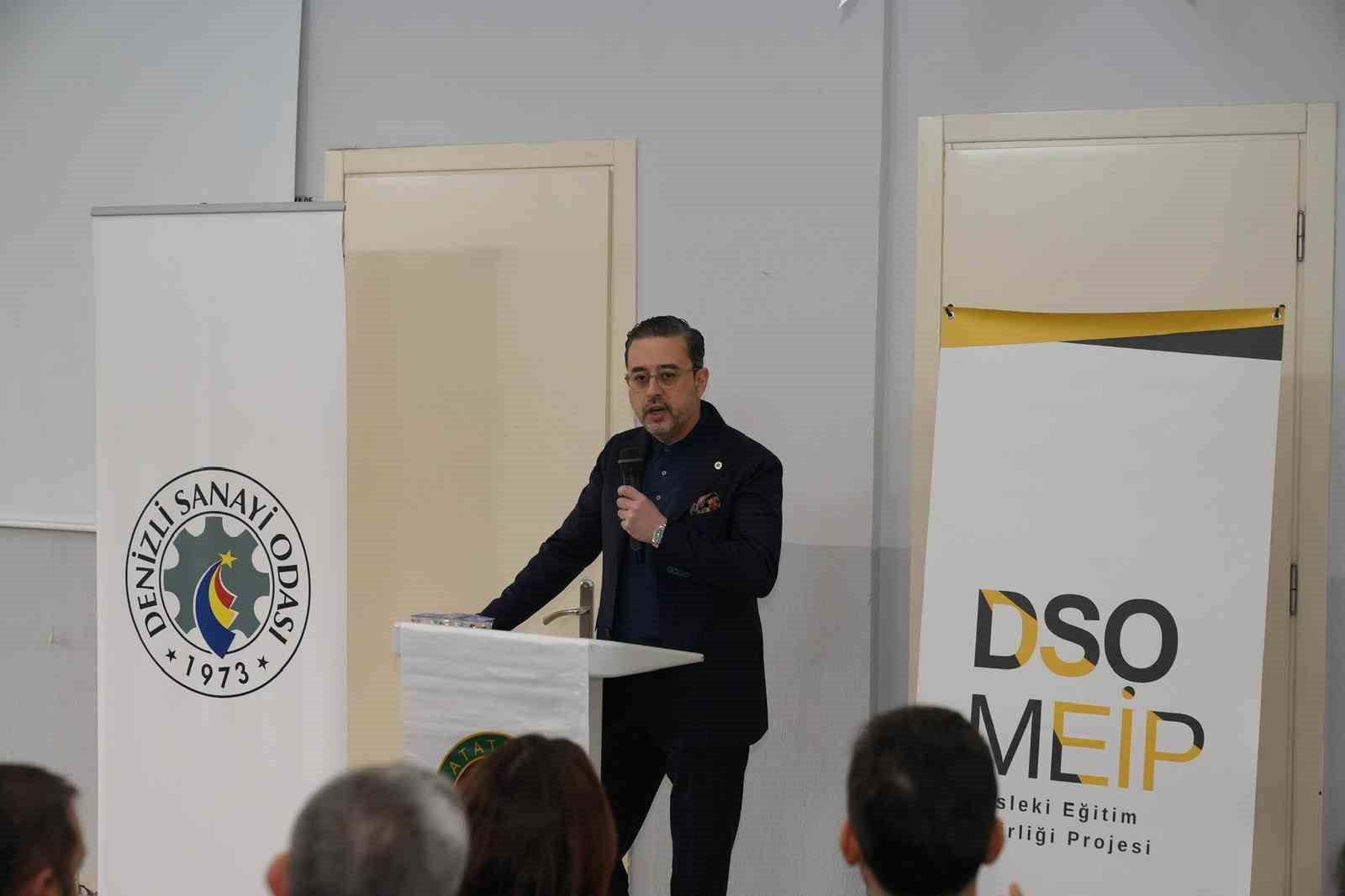 DSO Başkan Kasapoğlu mesleki eğitim iş birliği projesinde velilerle buluştu
DSO Başkan Kasapoğlu mesleki eğitim iş birliği projesinde velilerle buluştu