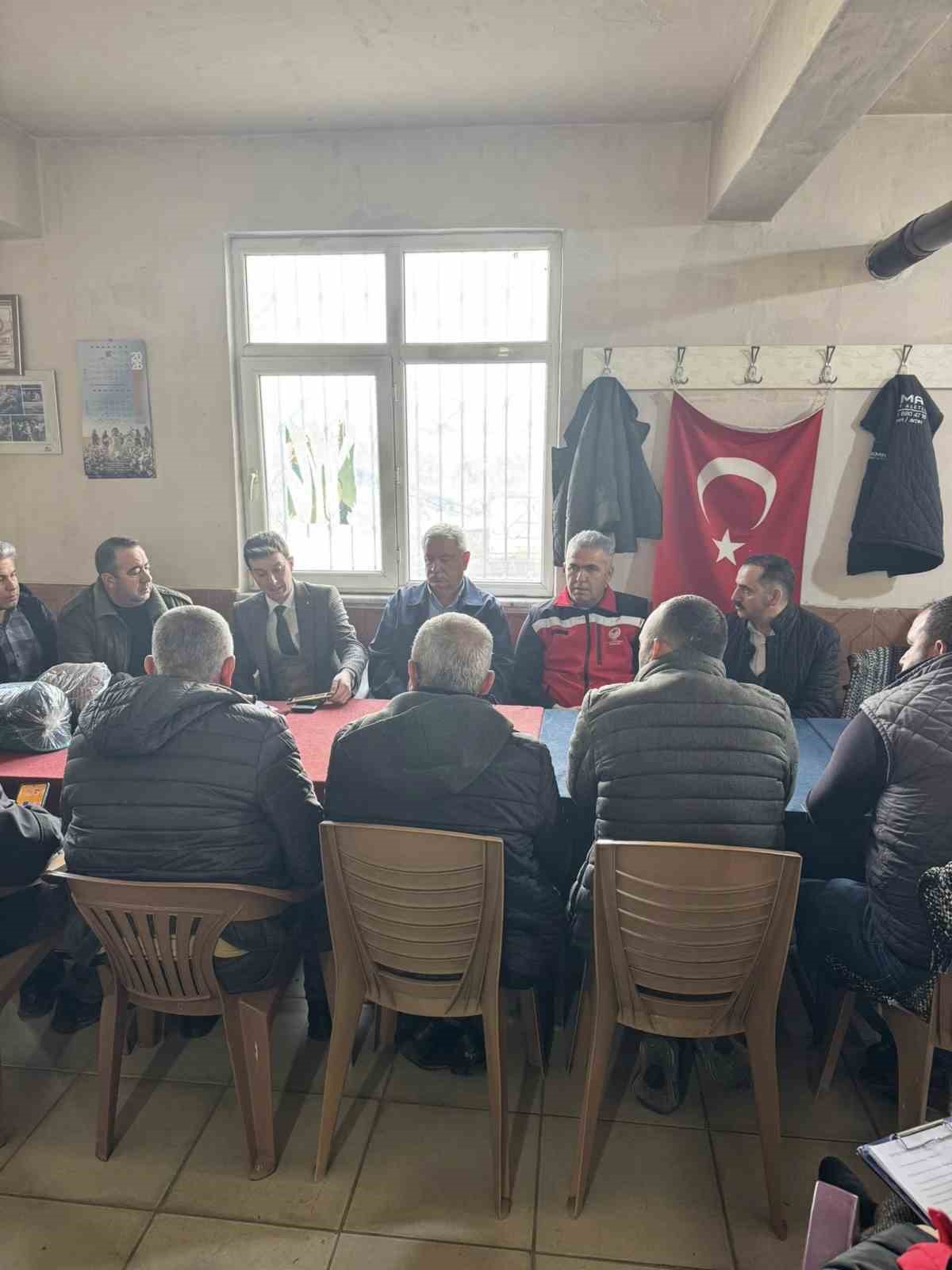 Enginar tarlaları incelendi, üreticiler, TARSİM hakkında bilgilendirildi
