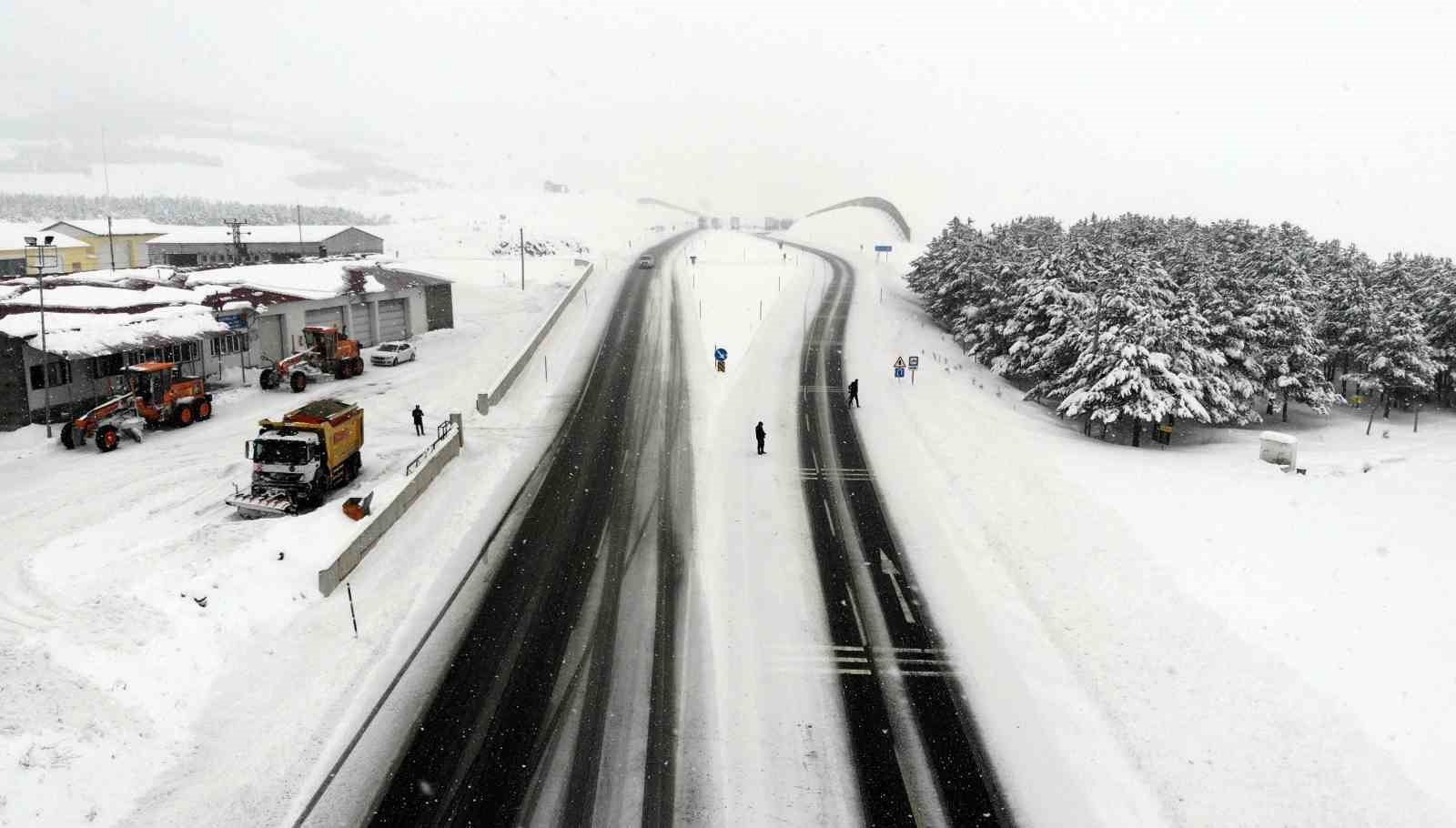 Erzincan’da kar ve sis ulaşımı aksattı, iki ilçede eğitime ara verildi
