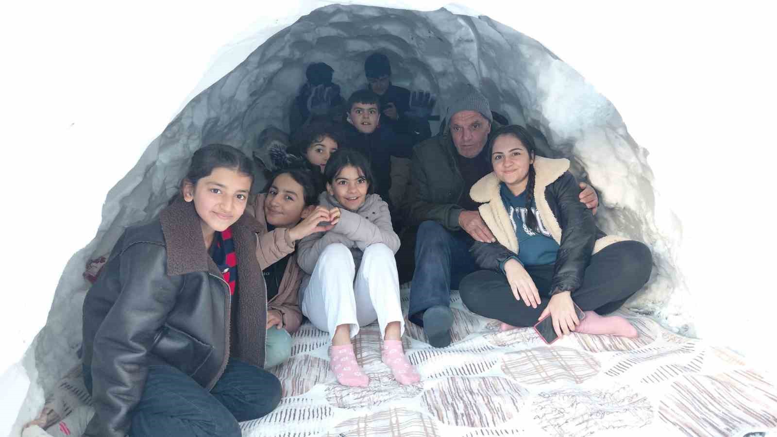 Hakkarili Yunus’tan iglo evi
