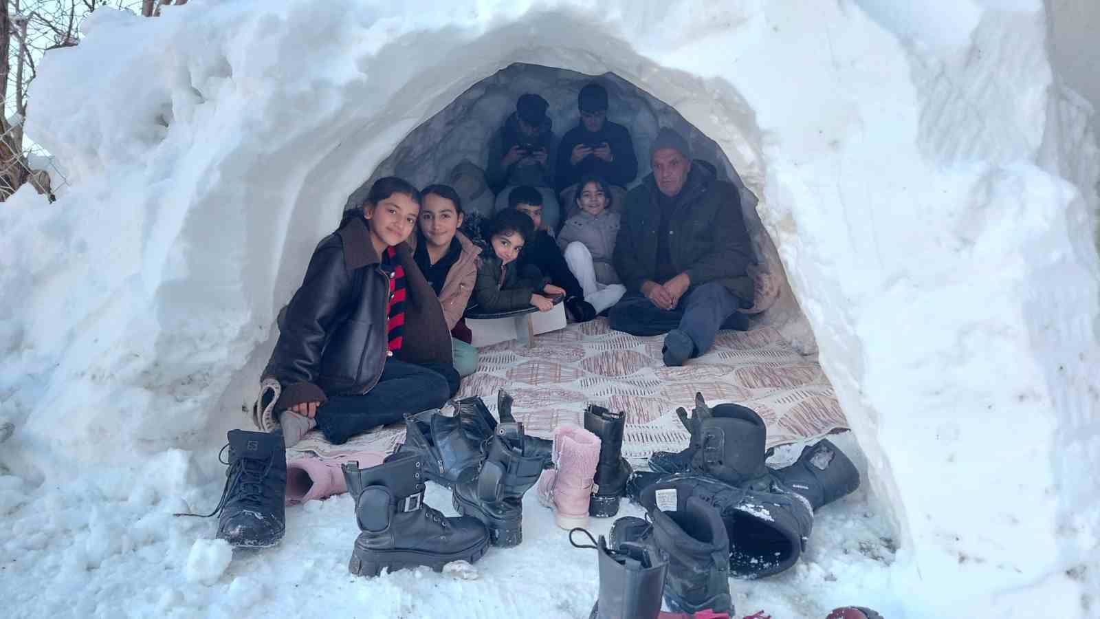 Hakkarili Yunus’tan iglo evi
