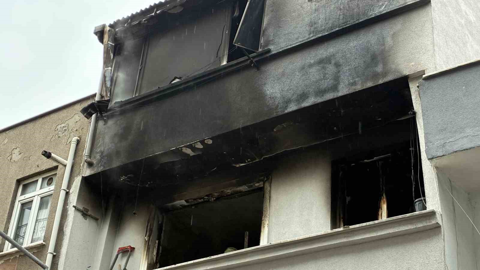 Kağıthane’de itfaiye ekiplerinin dik yokuşla ve dar sokakla imtihanı
Kağıthane’de itfaiye ekiplerinin dik yokuşla ve dar sokakla imtihanı