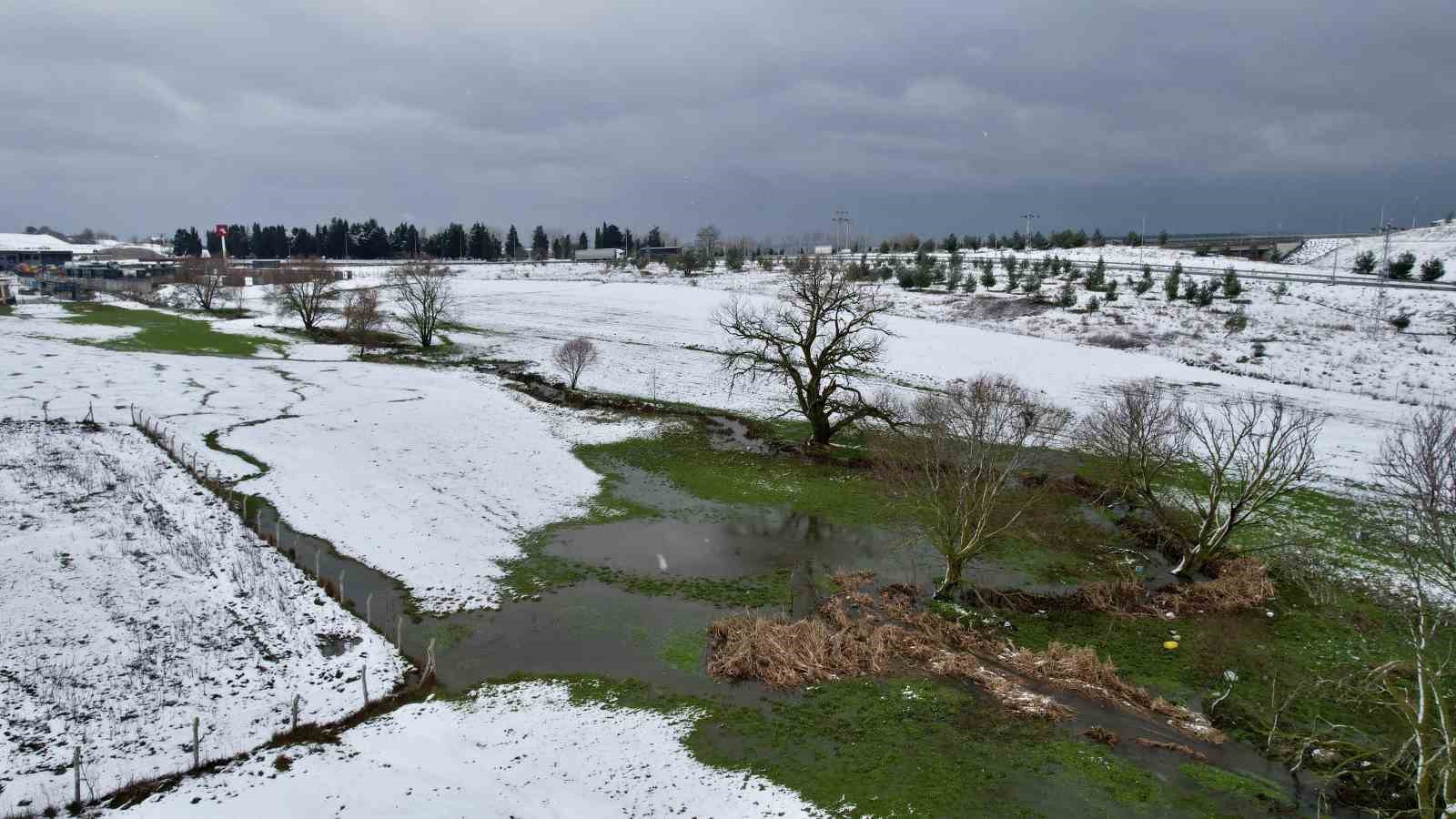 Karadeniz yaylaları değil, İstanbul: Arnavutköy’de kartpostallık kış manzarası
