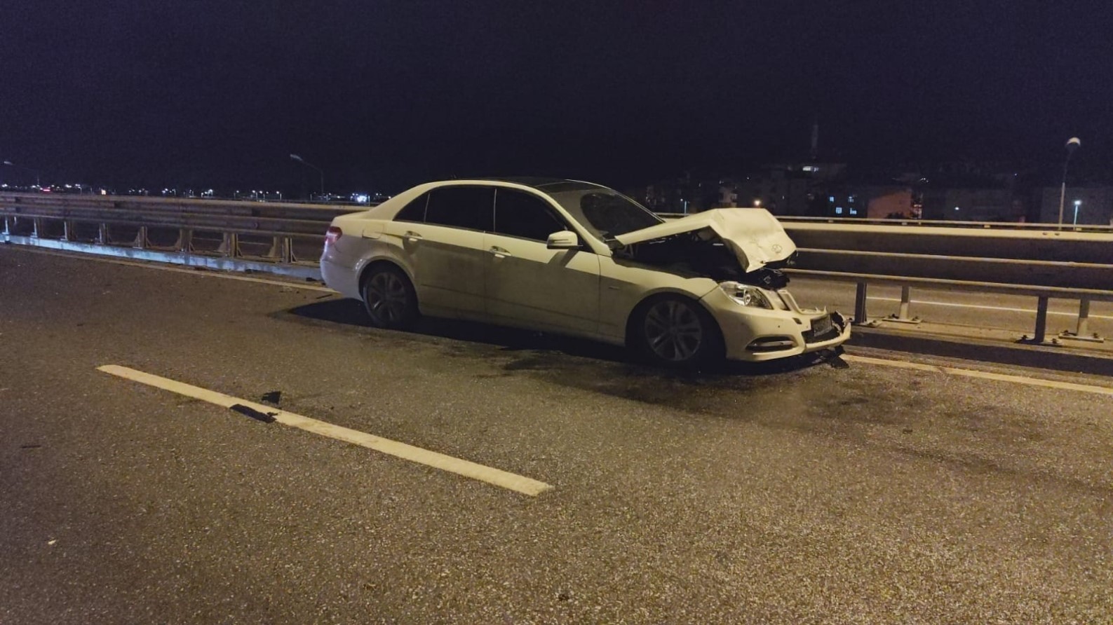 Manavgat’ta üç araçlı zincirleme kaza: 3 yaralı
