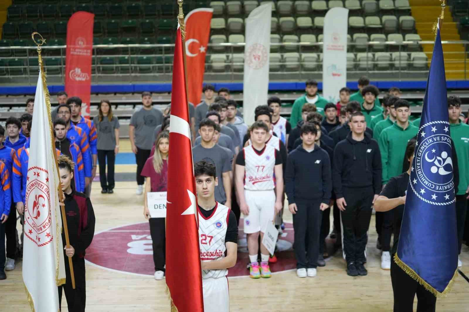Muğla’da gençler sahaya indi
