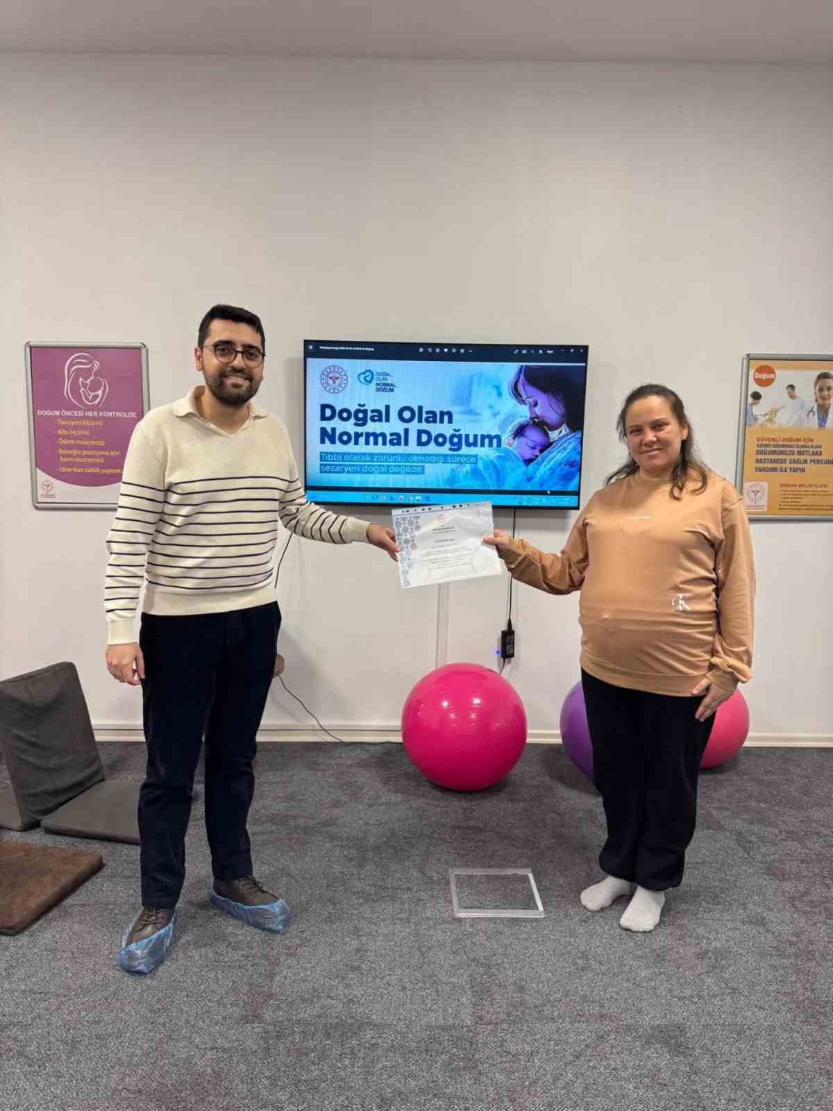 Nazilli’de Gebe Okulu eğitimleri aralıksız sürüyor
