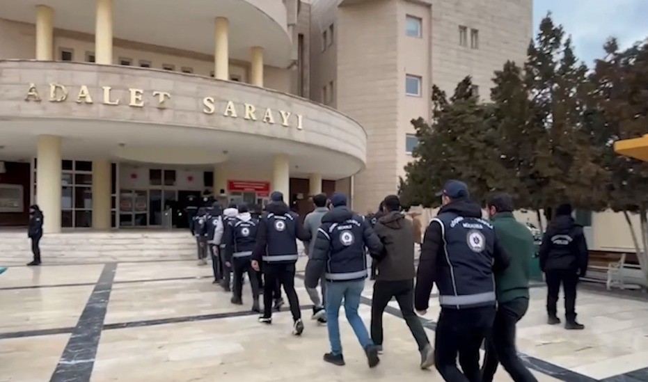 Şanlıurfa’da operasyon: 7 tutuklama
Şanlıurfa’da operasyon: 7 tutuklama