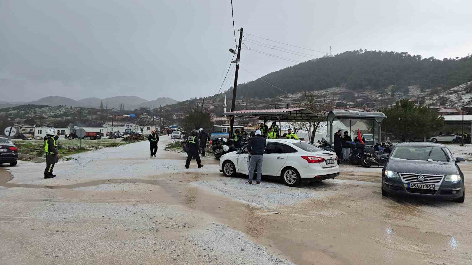 Sındırgı’da depremzedelere motorcu morali
