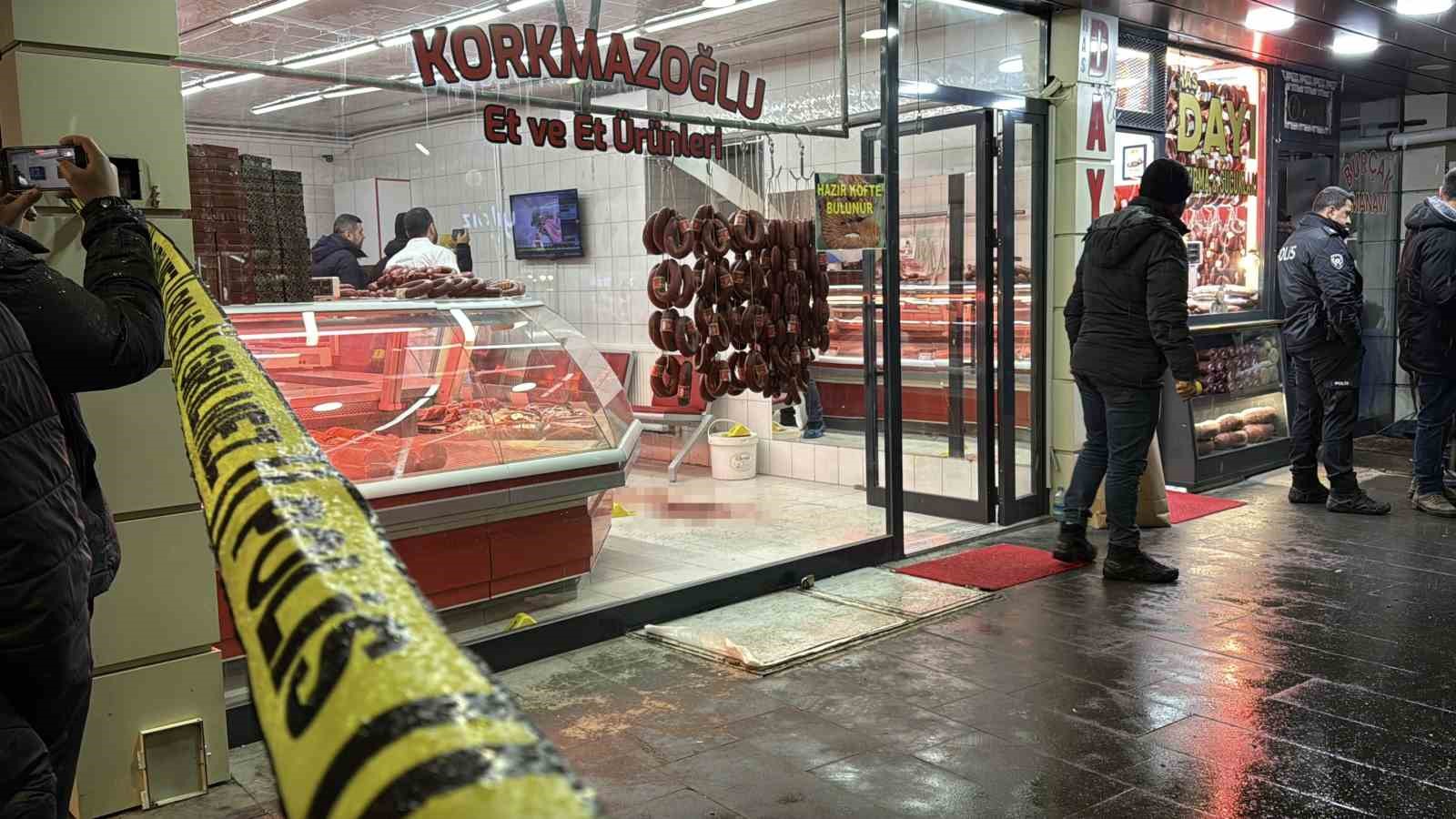 Sivas’ta iki kardeşin yaralandığı silahlı kavga kamerada

