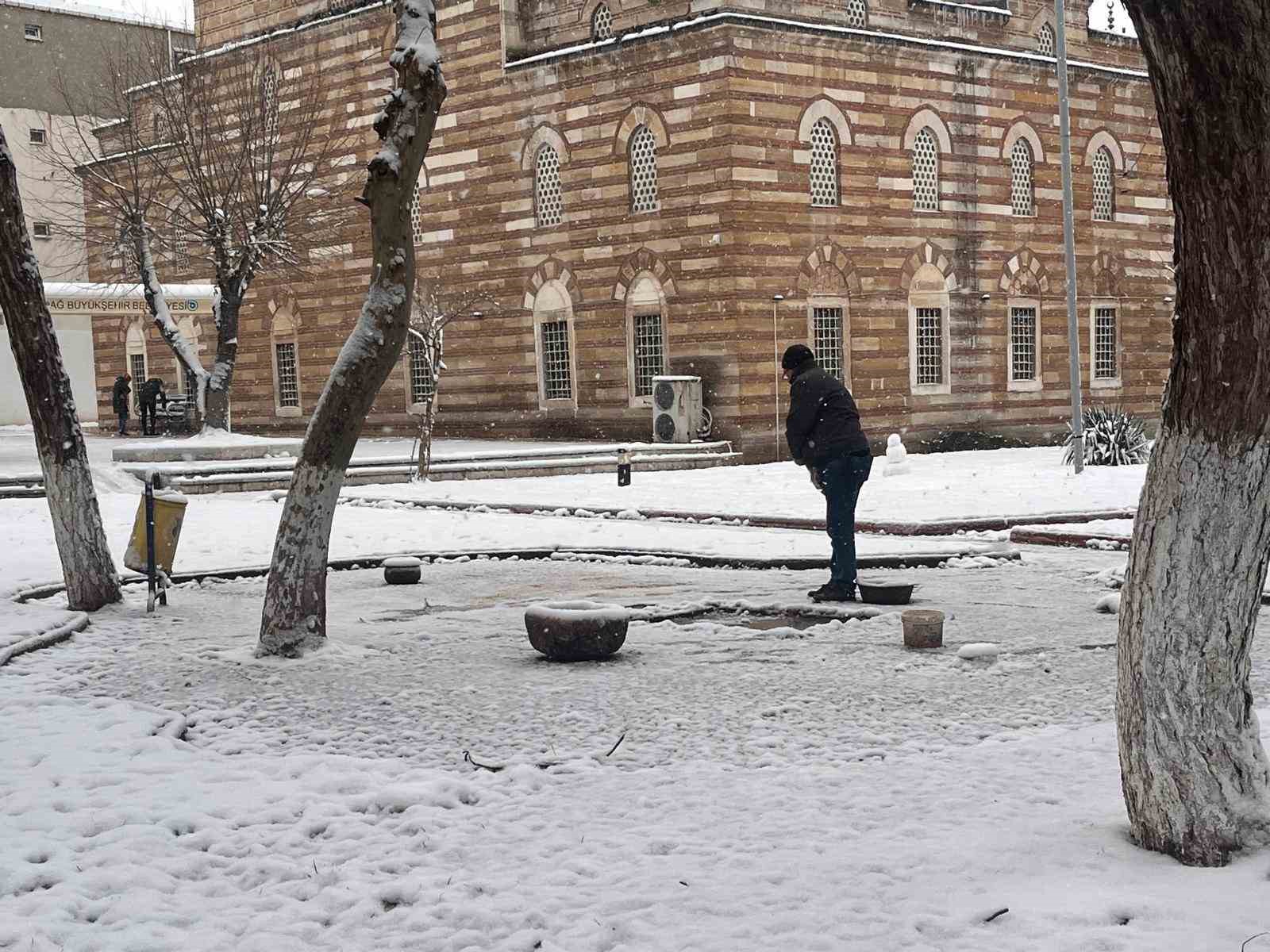 Tekirdağ’da kar yağışı etkisini sürdürüyor

