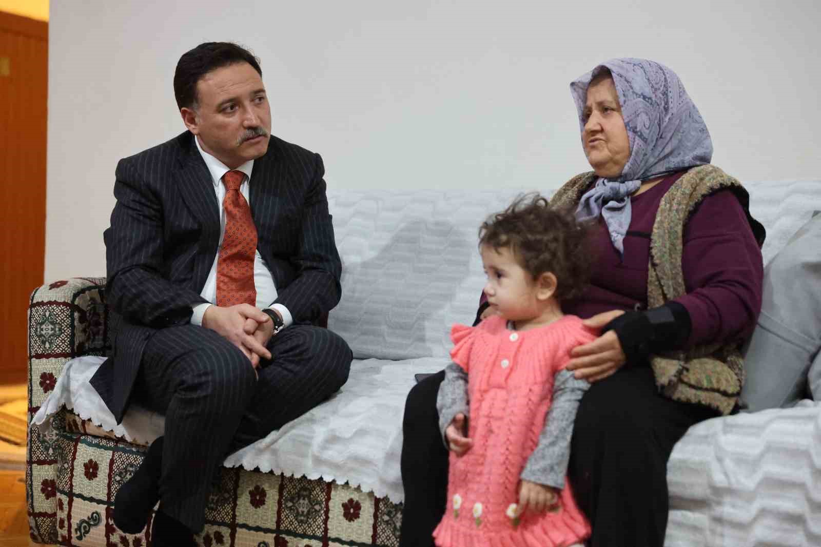 Vali Çiçek’ten ev ziyareti

