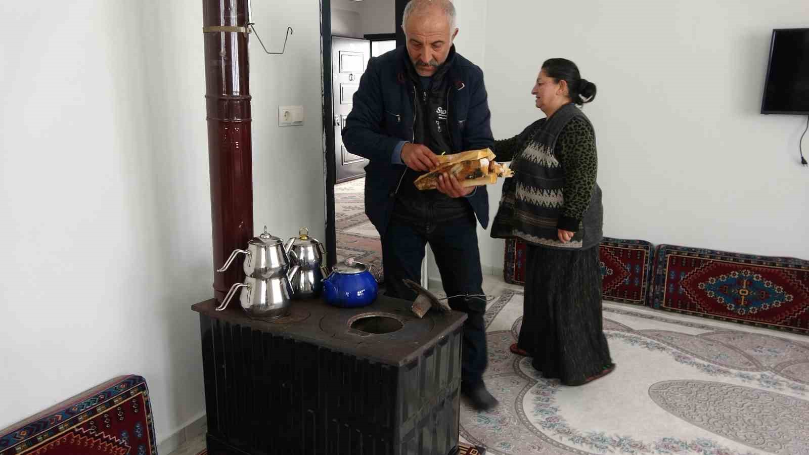Yaklaşık 2 bin nüfuslu köyde kışın sadece bir aile yaşıyor
