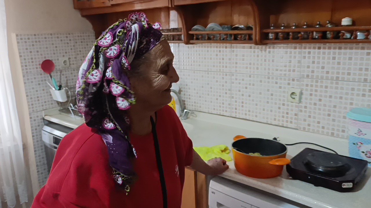 Yaşlı kadının ocakta unuttuğu makarna itfaiyeyi alarma geçirdi
