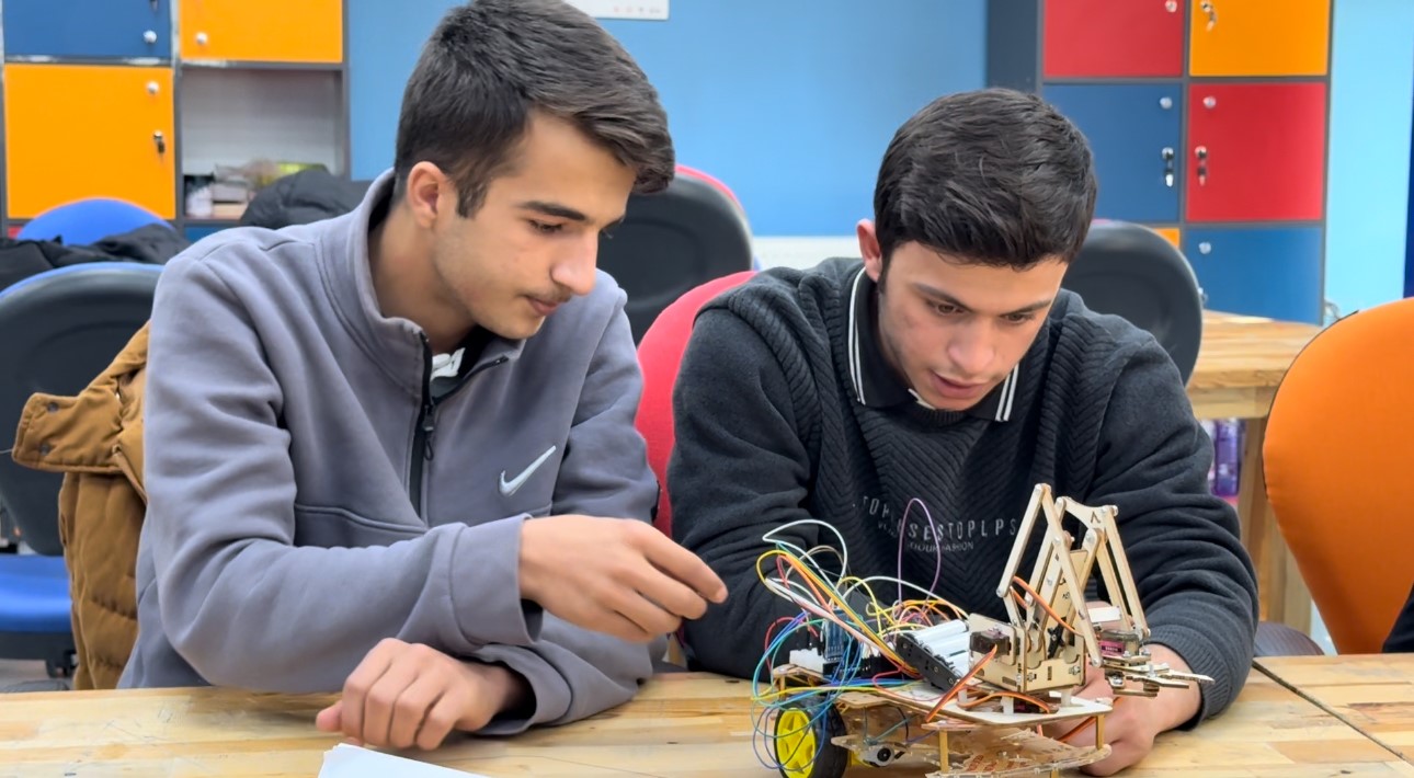 Yüksekova’da ilk robotik takımı ’Bezoar’ İstanbul yolcusu
