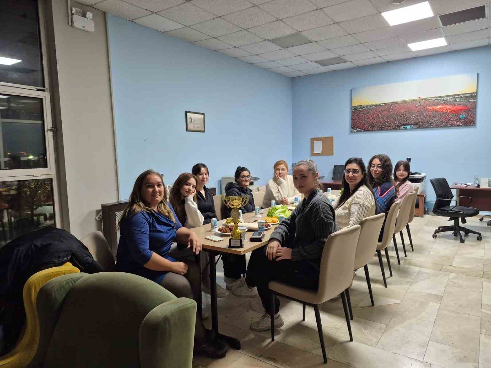 Yurtlarda sınav stresine karşı moral etkinlikleri düzenlendi
Yurtlarda sınav stresine karşı moral etkinlikleri düzenlendi