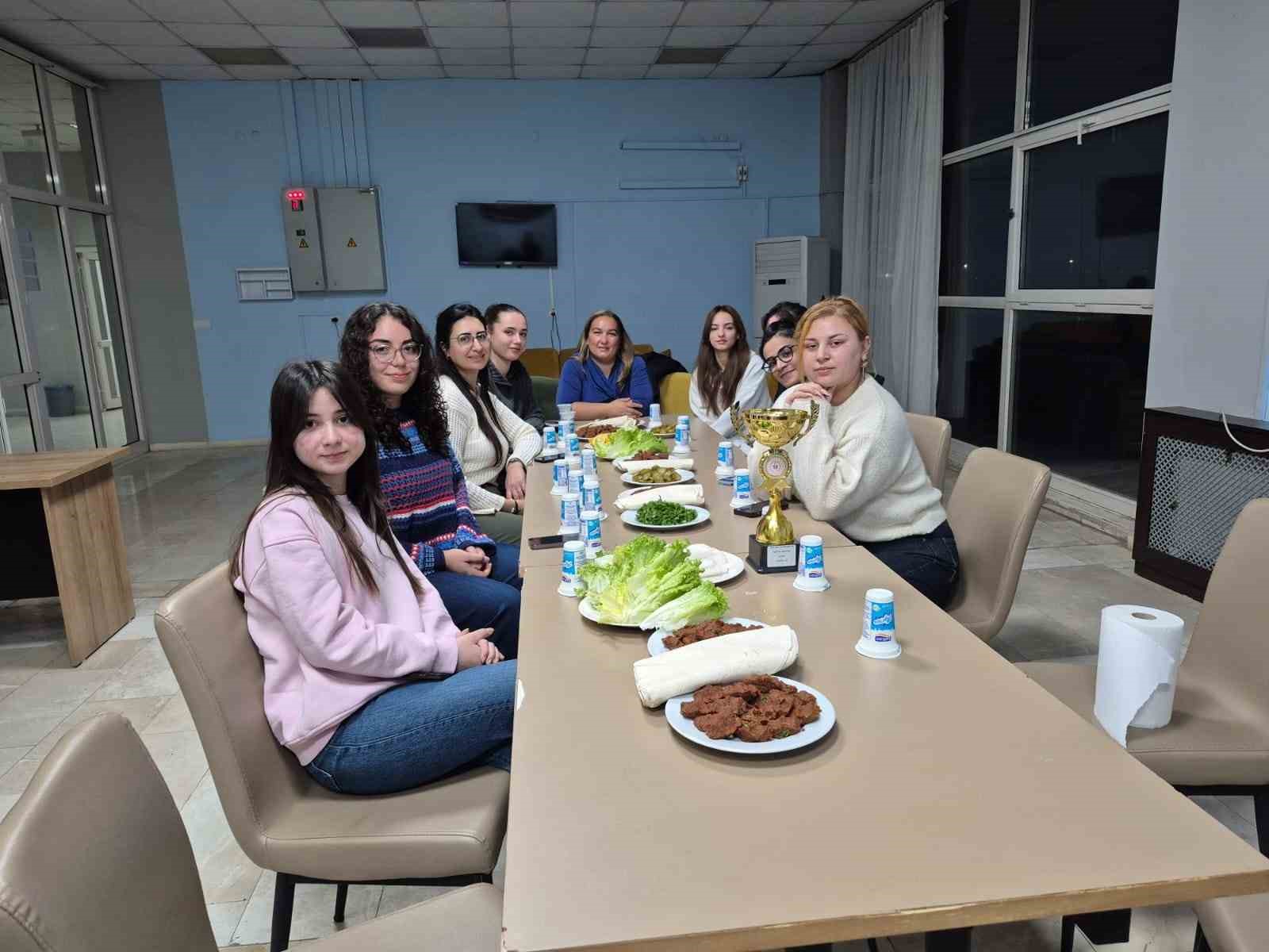 Yurtlarda sınav stresine karşı moral etkinlikleri düzenlendi
Yurtlarda sınav stresine karşı moral etkinlikleri düzenlendi