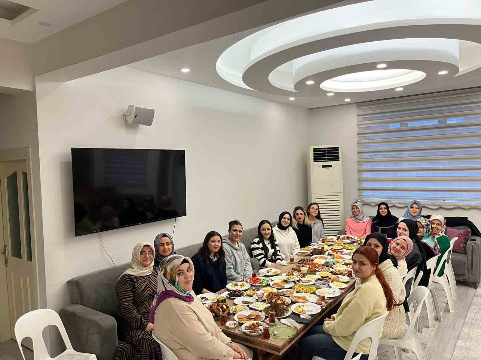 Yurtlarda sınav stresine karşı moral etkinlikleri düzenlendi
Yurtlarda sınav stresine karşı moral etkinlikleri düzenlendi